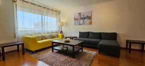 Modern 3 Bed Flat - Beaches, Expo & City Fun - Your Gateway to Lisbon
